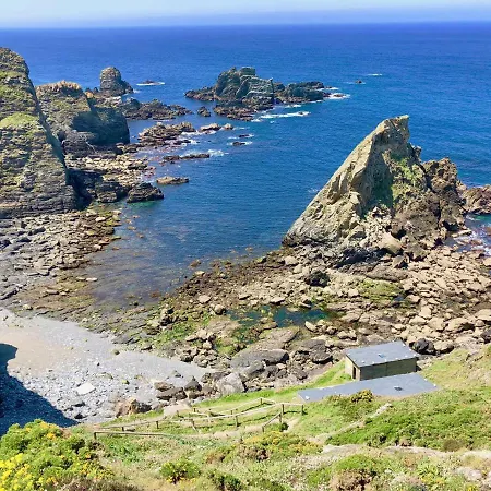 The Hidden Secret On The Cliff Holiday home Loiba